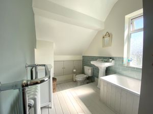 Family Bathroom- click for photo gallery